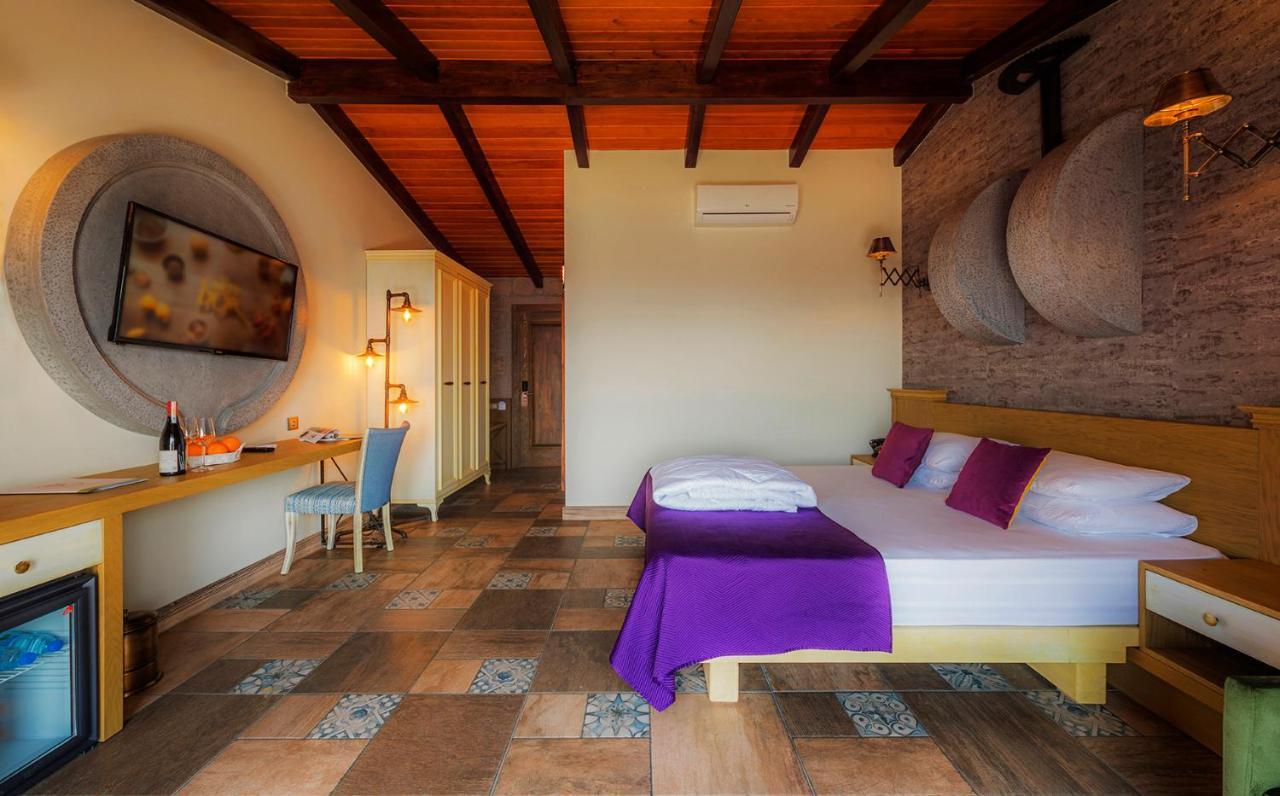 Assos Zeyti̇N Han Special Class Hotel Adults Only 12 Sokakagzi Exterior photo